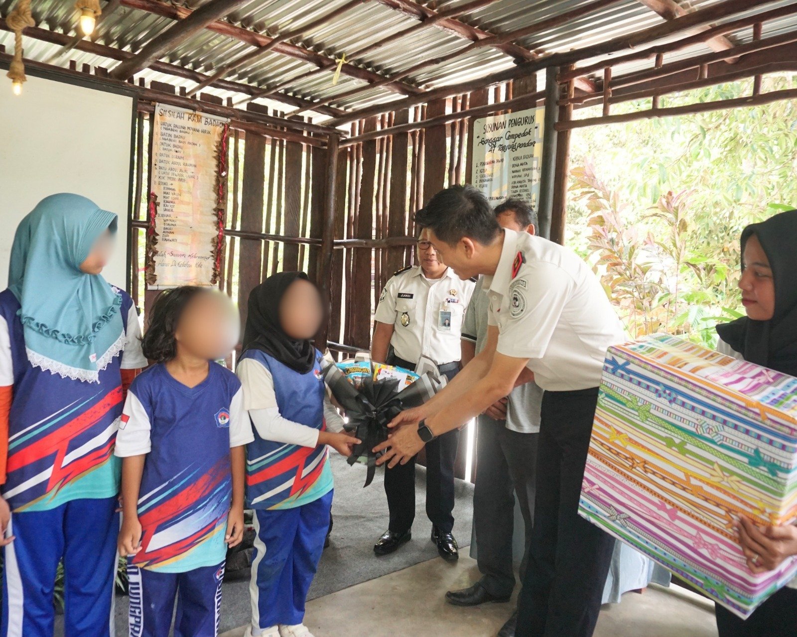 Dukung Pendidikan Dasar, Lapas Tanjungpandan Salurkan Bantuan Sosial